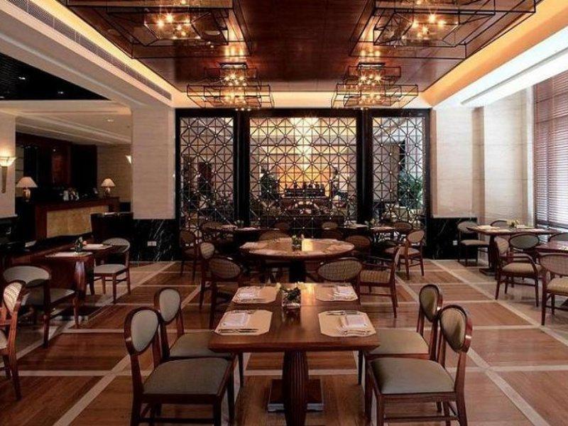 โรงแรม โรงแรมจิ่นเจียง 5*